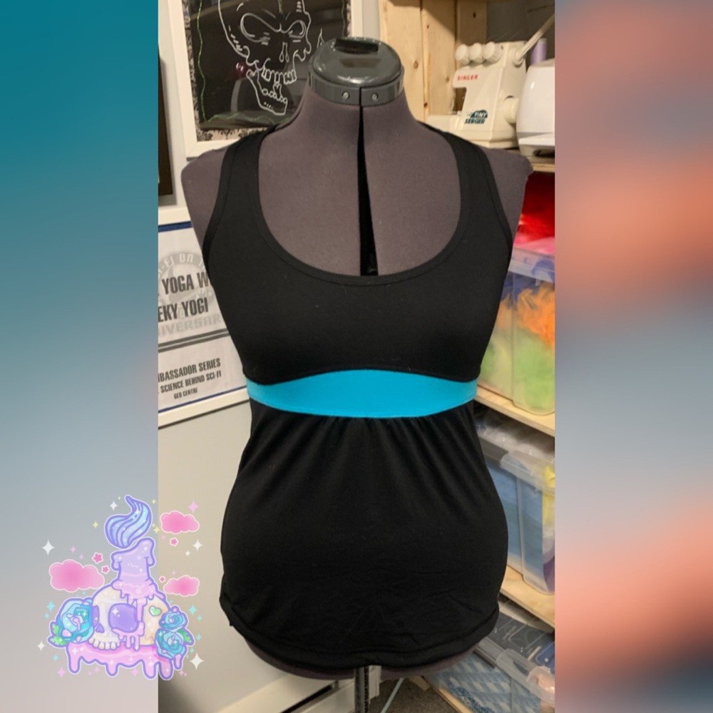 💀Turquoise and Black One Tooth Yoga Top